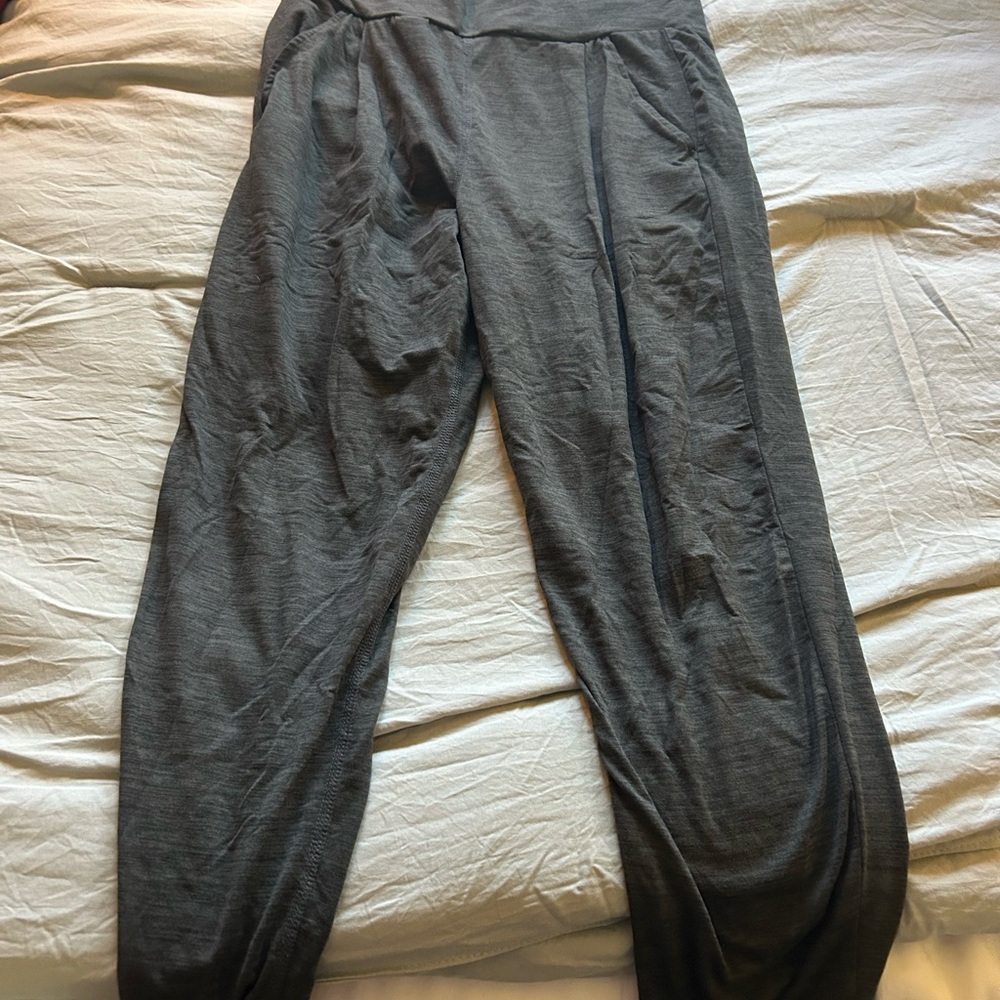 Women’s Vuori Harem Joggers- no tag